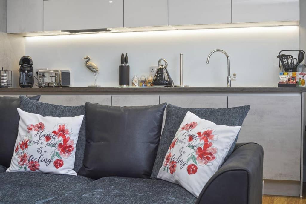 Apartmán Flat 3 Bridge House Staines-upon-Thames Exteriér fotografie