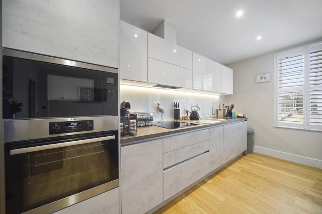 Apartmán Flat 3 Bridge House Staines-upon-Thames Exteriér fotografie